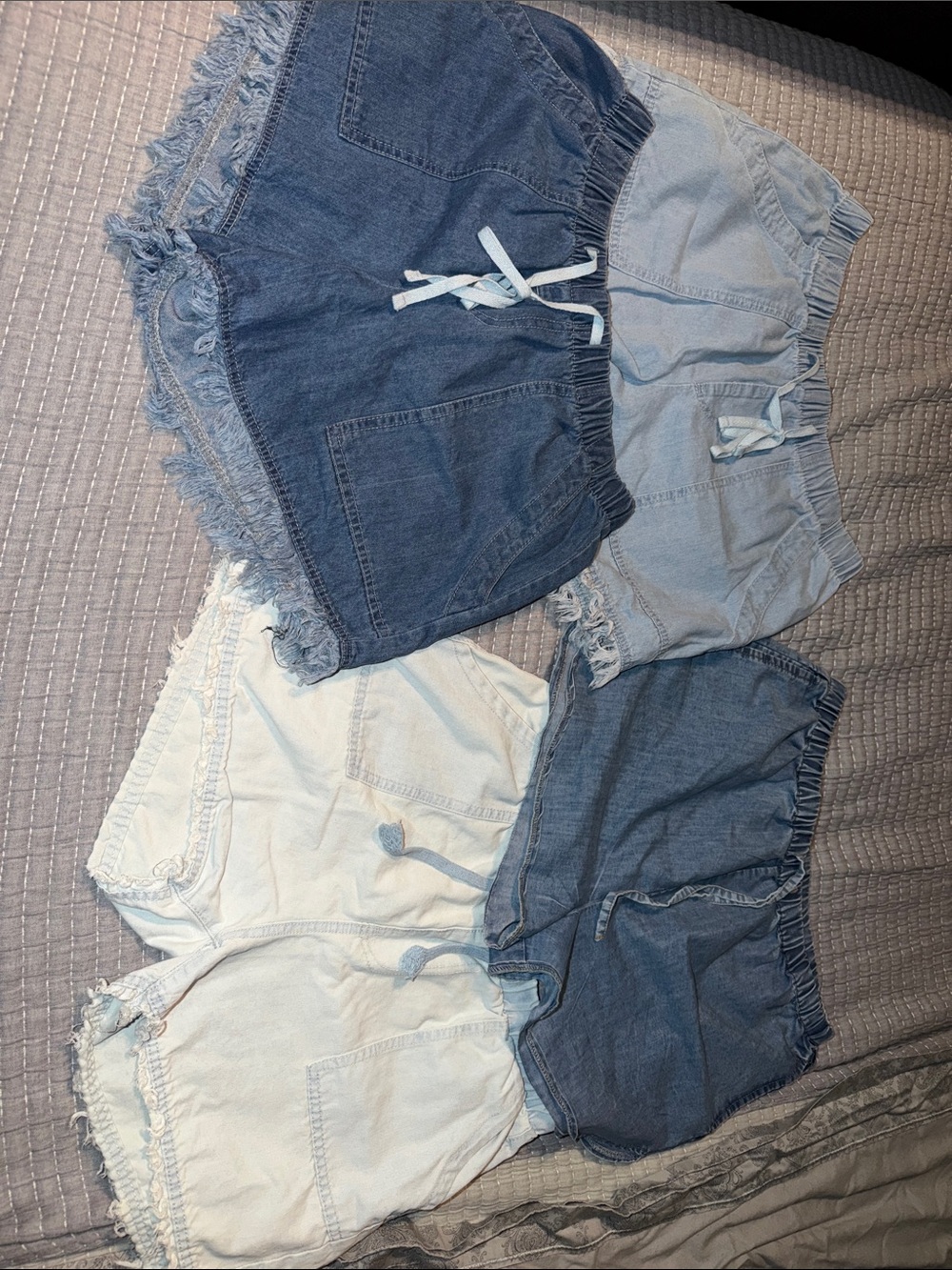 Women’s Elastic-Waist Denim Shorts